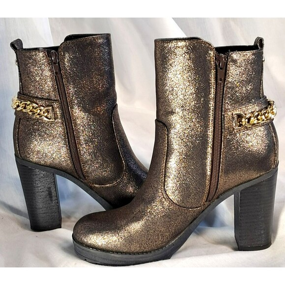 GUESS GGGreedy Women’s 7M Ankle Booties Block Heel Gold Metallic Chain - Picture 3 of 13